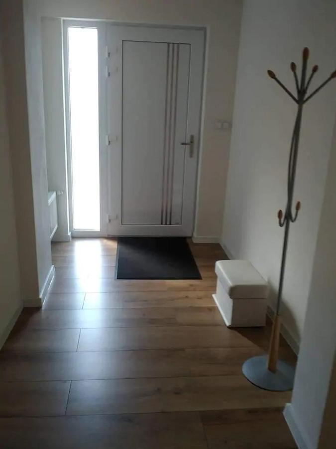 Slnecny Apartmanovy Dom Oslany Luaran gambar