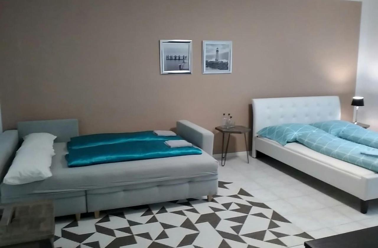 Slnecny Apartmanovy Dom Oslany Luaran gambar