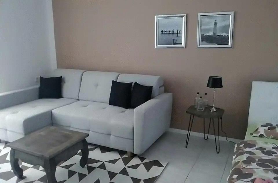 Slnecny Apartmanovy Dom Oslany Luaran gambar